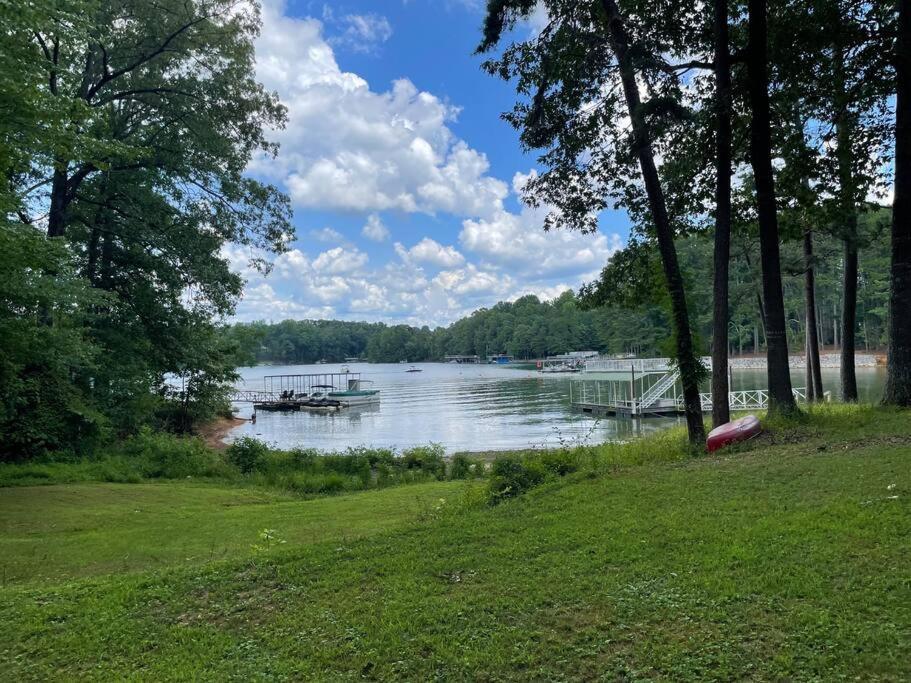 Cozy, Lake Lanier Property With Amazing Views Villa Dawsonville Eksteriør billede